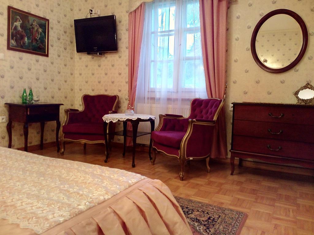 Dworek Ojca Mateusza Sandomierz Exteriör bild